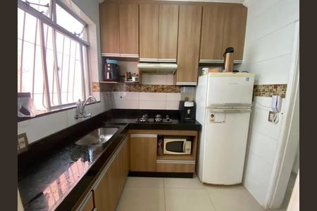 Cozinha de apartamento para alugar com 3 quartos, 62m² em Indaiá, Belo Horizonte