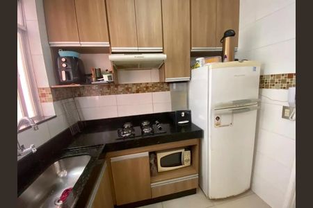 Cozinha de apartamento para alugar com 3 quartos, 62m² em Indaiá, Belo Horizonte