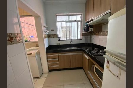 Cozinha de apartamento para alugar com 3 quartos, 62m² em Indaiá, Belo Horizonte