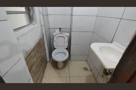 Banheiro de casa para alugar com 2 quartos, 22m² em Jardim Nova Poa, Poá