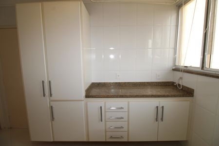 Apartamento para alugar com 186m², 4 quartos e 3 vagasÁrea de Serviço