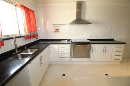 Apartamento para alugar com 186m², 4 quartos e 3 vagasCozinha