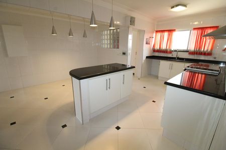 Apartamento para alugar com 186m², 4 quartos e 3 vagasCozinha
