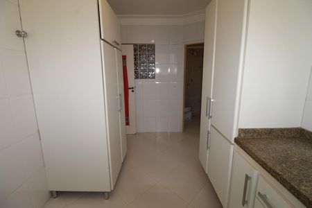 Apartamento para alugar com 186m², 4 quartos e 3 vagasÁrea de Serviço