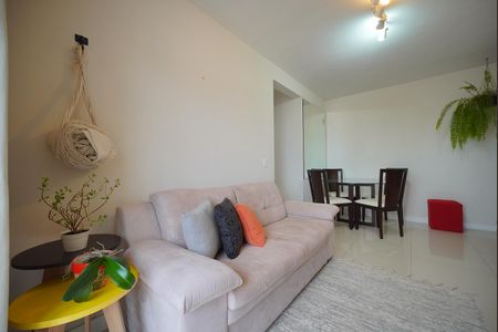 Sala de apartamento para alugar com 3 quartos, 75m² em Praia Comprida, São José