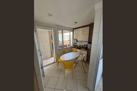 Apartamento para alugar com 250m², 4 quartos e 4 vagas Apartamento para alugar com 250m², 4 quartos e 4 vagasCozinha