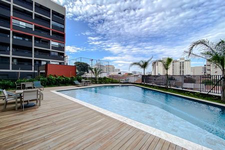 Apartamento para alugar com 35m², 1 quarto e sem vaga Apartamento para alugar com 35m², 1 quarto e sem vagaÁrea comum - Piscina