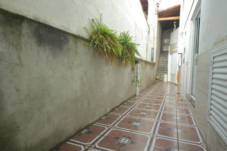 Casa à venda com 160m², 5 quartos e 2 vagasCorredor lateral 