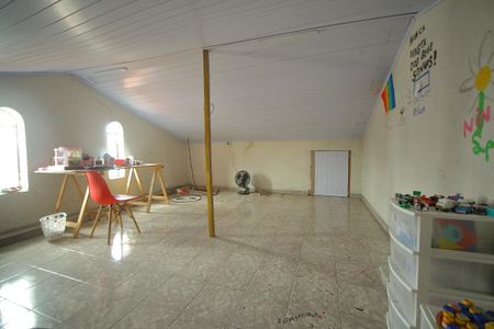 Casa à venda com 160m², 5 quartos e 2 vagasSótão ( brinquedoteca ) 