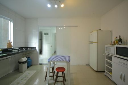 Casa à venda com 160m², 5 quartos e 2 vagasCozinha 