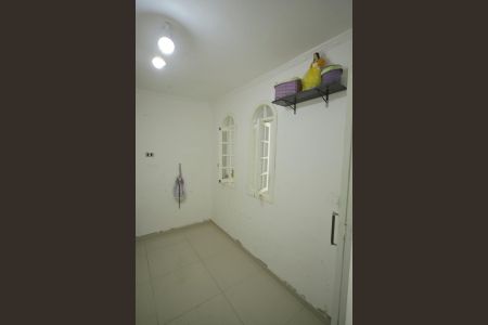 Casa à venda com 160m², 5 quartos e 2 vagasQuarto de serviço 