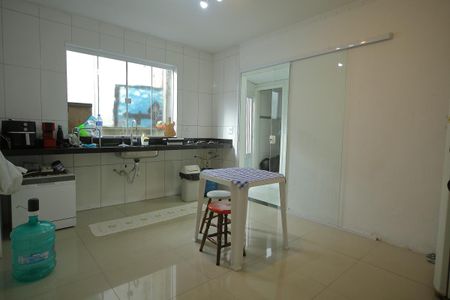 Casa à venda com 160m², 5 quartos e 2 vagasCozinha 