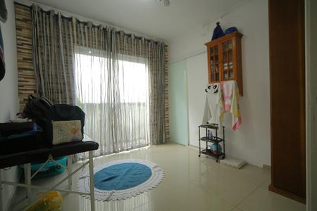 Casa à venda com 160m², 5 quartos e 2 vagasSuíte 2 (escritório)