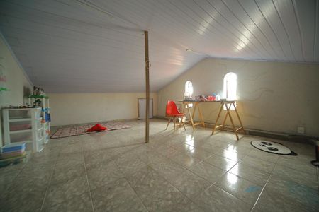 Casa à venda com 160m², 5 quartos e 2 vagasSótão ( brinquedoteca ) 