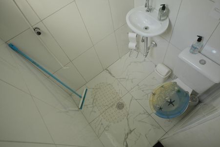 Casa à venda com 160m², 5 quartos e 2 vagasBanheiro da Suíte 2 (escritório)