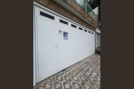 Casa à venda com 160m², 5 quartos e 2 vagasFachada