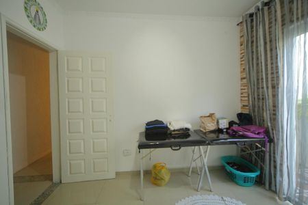 Casa à venda com 160m², 5 quartos e 2 vagasSuíte 2 (escritório)