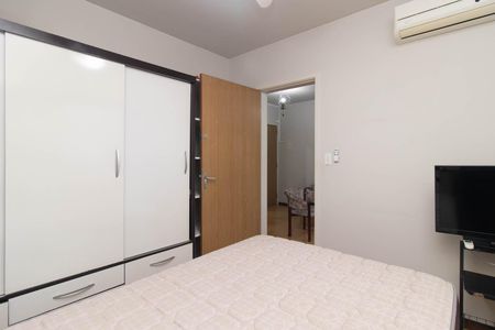 Quarto de apartamento para alugar com 1 quarto, 50m² em Azenha, Porto Alegre