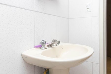 Banheiro de apartamento para alugar com 1 quarto, 50m² em Azenha, Porto Alegre