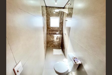 Casa à venda com 180m², 4 quartos e 2 vagas Casa à venda com 180m², 4 quartos e 2 vagasBanheiro da Suíte 2