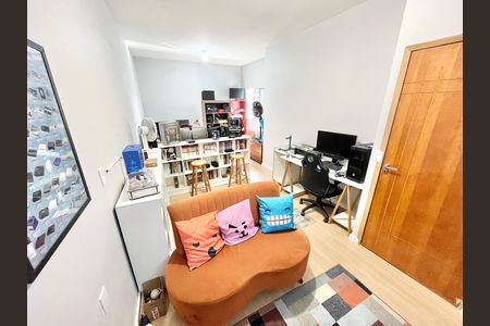 Casa à venda com 180m², 4 quartos e 2 vagas Casa à venda com 180m², 4 quartos e 2 vagasQuarto 5