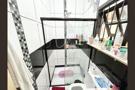 Casa à venda com 180m², 4 quartos e 2 vagas Casa à venda com 180m², 4 quartos e 2 vagasBanheiro da Suíte