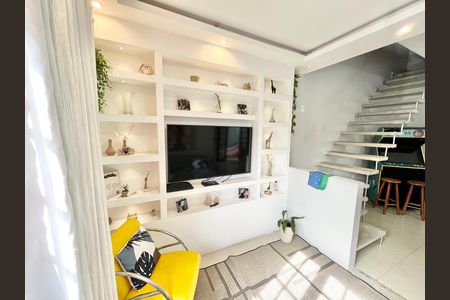 Casa à venda com 180m², 4 quartos e 2 vagas Casa à venda com 180m², 4 quartos e 2 vagasSala/Cozinha