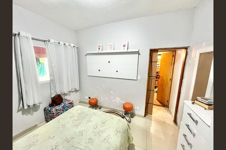 Casa à venda com 180m², 4 quartos e 2 vagas Casa à venda com 180m², 4 quartos e 2 vagasQuarto 1 Suíte