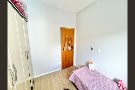 Casa à venda com 180m², 4 quartos e 2 vagas Casa à venda com 180m², 4 quartos e 2 vagasQuarto 4