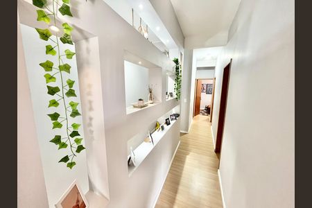 Casa à venda com 180m², 4 quartos e 2 vagas Casa à venda com 180m², 4 quartos e 2 vagasCorredor