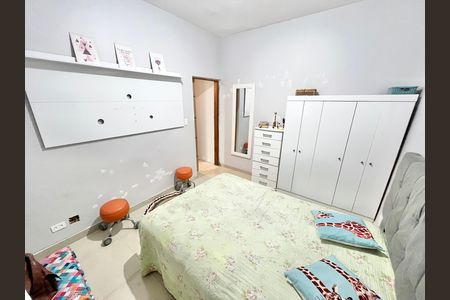Casa à venda com 180m², 4 quartos e 2 vagas Casa à venda com 180m², 4 quartos e 2 vagasQuarto 1 Suíte