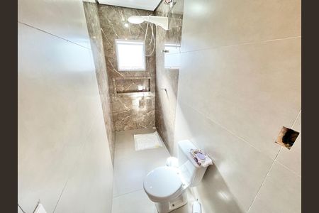 Casa à venda com 180m², 4 quartos e 2 vagas Casa à venda com 180m², 4 quartos e 2 vagasBanheiro da Suíte 2