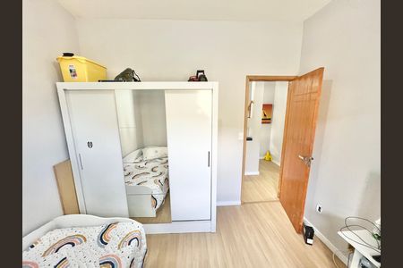 Casa à venda com 180m², 4 quartos e 2 vagas Casa à venda com 180m², 4 quartos e 2 vagasQuarto 3