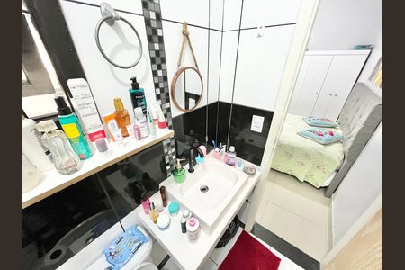 Casa à venda com 180m², 4 quartos e 2 vagas Casa à venda com 180m², 4 quartos e 2 vagasBanheiro da Suíte