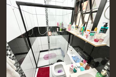 Casa à venda com 180m², 4 quartos e 2 vagas Casa à venda com 180m², 4 quartos e 2 vagasBanheiro da Suíte
