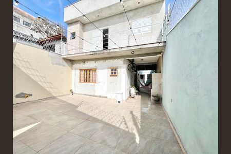 Casa à venda com 180m², 4 quartos e 2 vagas Casa à venda com 180m², 4 quartos e 2 vagasGaragem