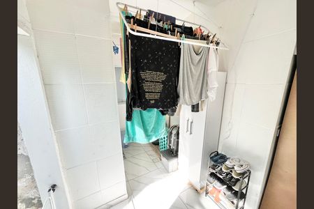 Casa à venda com 180m², 4 quartos e 2 vagas Casa à venda com 180m², 4 quartos e 2 vagasLavanderia