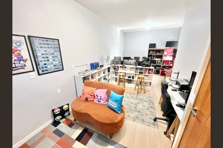 Casa à venda com 180m², 4 quartos e 2 vagas Casa à venda com 180m², 4 quartos e 2 vagasQuarto 5