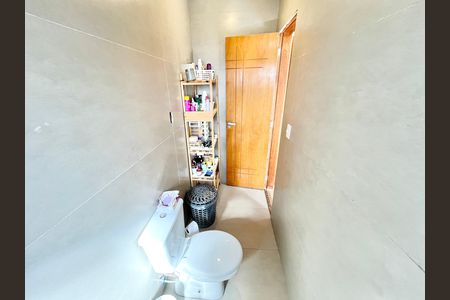 Casa à venda com 180m², 4 quartos e 2 vagas Casa à venda com 180m², 4 quartos e 2 vagasBanheiro da Suíte 2
