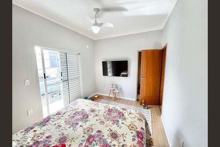 Casa à venda com 180m², 4 quartos e 2 vagas Casa à venda com 180m², 4 quartos e 2 vagasQuarto 2 Suíte