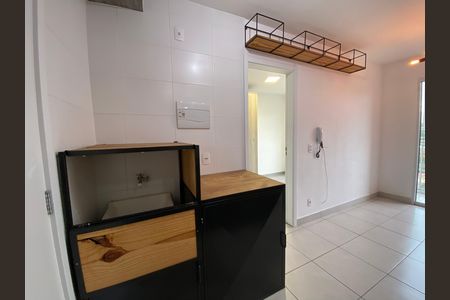 Sala / Area de Serviço de apartamento para alugar com 1 quarto, 27m² em Ferreira, São Paulo