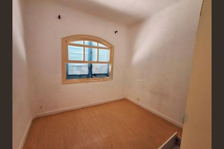Casa à venda com 147m², 3 quartos e 2 vagas