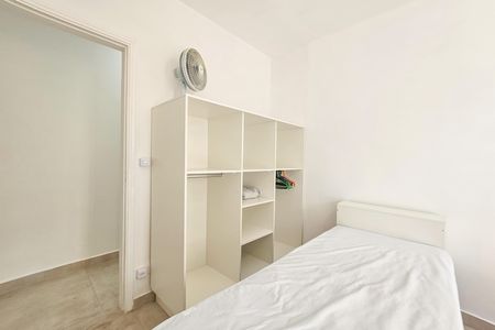 Apartamento para alugar com 2 quartos, 65m² em Jardim Las Palmas, Guarujá