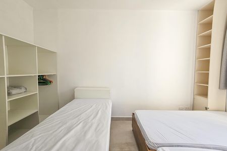 Apartamento para alugar com 2 quartos, 65m² em Jardim Las Palmas, Guarujá