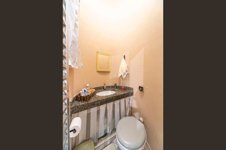 Casa à venda com 400m², 5 quartos e 14 vagas Casa à venda com 400m², 5 quartos e 14 vagasLavabo