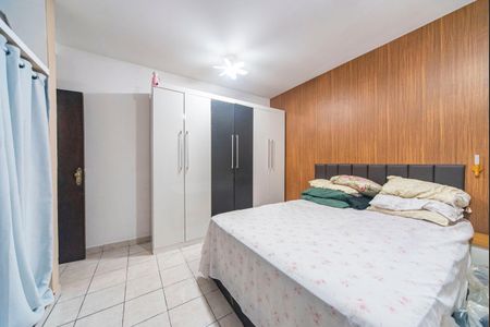 Casa à venda com 400m², 5 quartos e 14 vagas Casa à venda com 400m², 5 quartos e 14 vagasQuarto 2