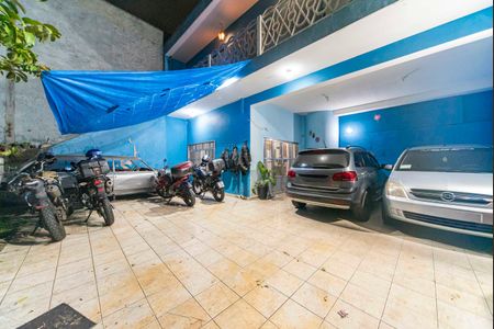 Casa à venda com 400m², 5 quartos e 14 vagas Casa à venda com 400m², 5 quartos e 14 vagasGaragem