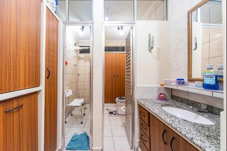 Casa à venda com 400m², 5 quartos e 14 vagas Casa à venda com 400m², 5 quartos e 14 vagasBanheiro