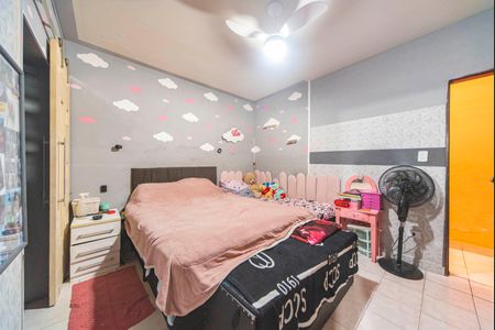 Casa à venda com 400m², 5 quartos e 14 vagas Casa à venda com 400m², 5 quartos e 14 vagasQuarto 4