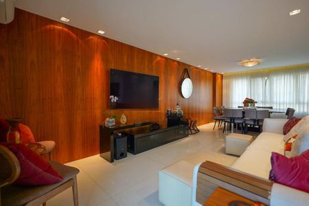Apartamento à venda com 320m², 4 quartos e 4 vagas